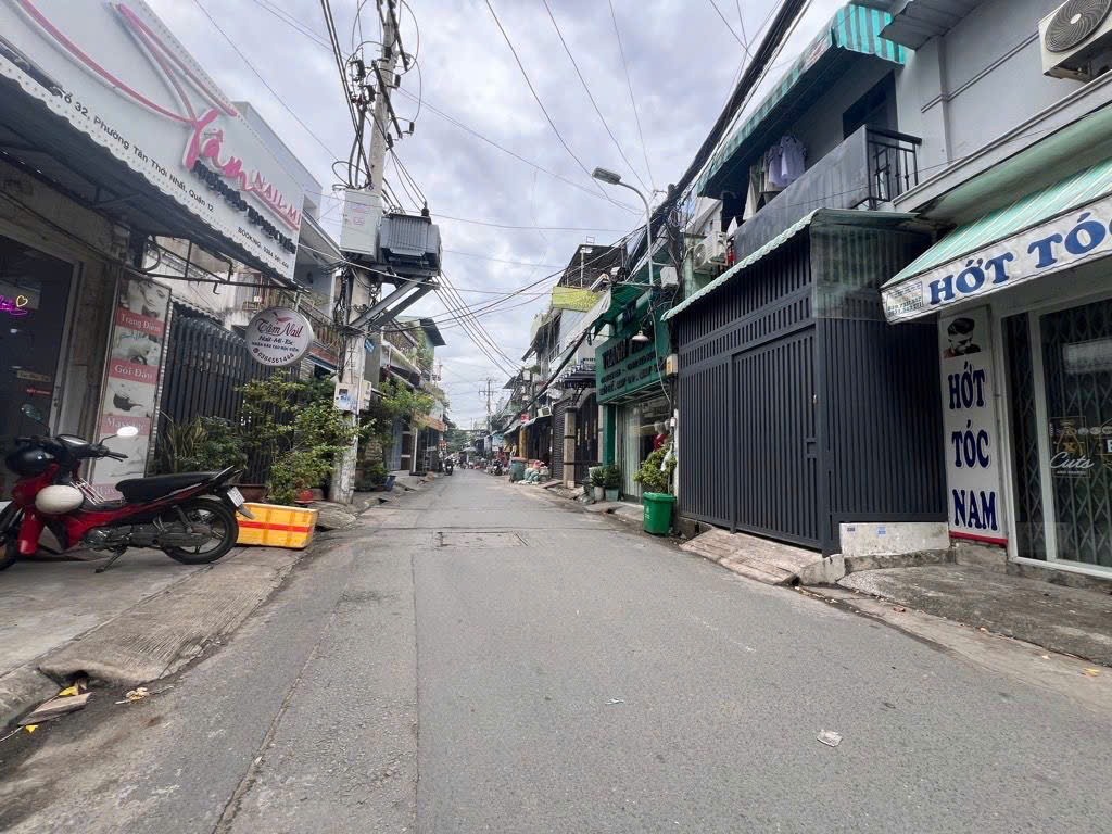 MẶT TIỀN TÂN THỚI NHẤT, KHU CHỢ LẠC QUANG KHU BÀN CỜ,NGAY TRƯỜNG CHINH HƠN 105M2 CHỈ 8,3 TỶ