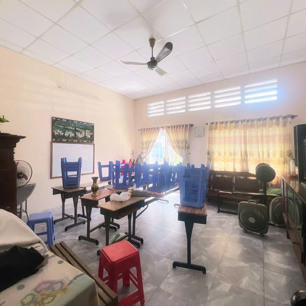 Bán nhà 2 mặt tiền kinh doanh Q4 
Ngang 5.4 dài 17.5 m