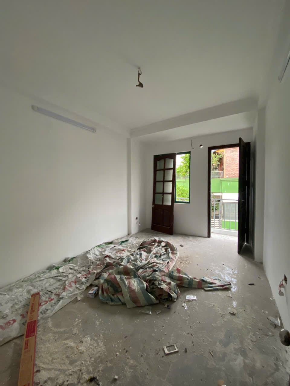 CHO THUÊ NHÀ NGỌC LÂM – 5 TẦNG – Ô TÔ ĐỖ CỬA – KINH DOANH TỐT