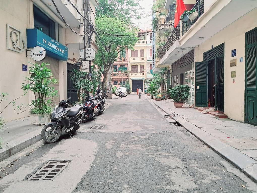 SIÊU PHẨM - PHÂN LÔ - Ô TÔ TRÁNH - VỈA HÈ RỘNG - PHỐ ĐỖ QUANG - KINH DOANH TẤP NẬP - PHỐ HIẾM NHÀ BÁN - Ô CHỜ THANG MÁY - 19 TỶ