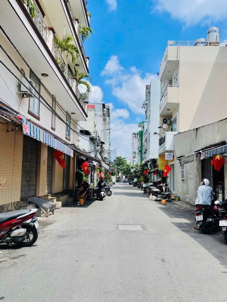 Hẻm 2/ - Đường Xe Hơi Thông - 6 Tỷ Nhỉnh - Bình Tân - Nhà Mới - Gần Ngã 4 Bốn Xã - 56M2 - 4 TẦNG - 5PN