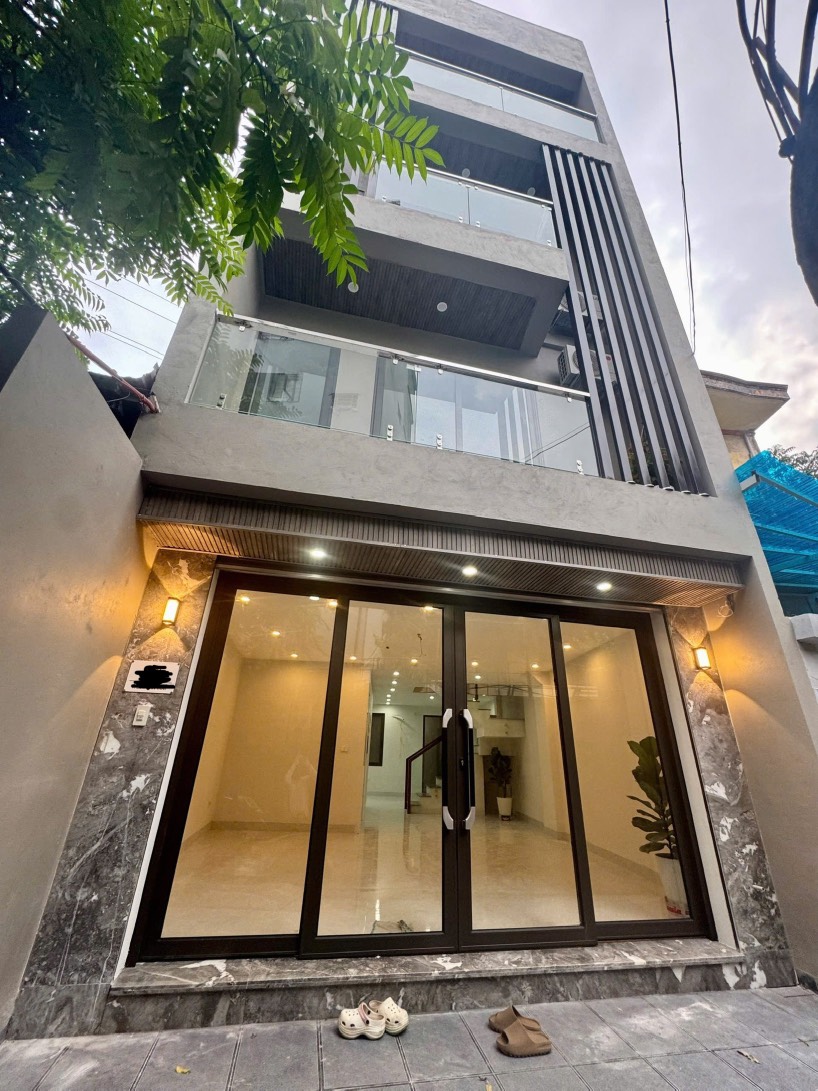 Bán nhà 5 tầng thang máy, 82m² – cách ô tô đúng 1 nhà – thẳng phố – về ở ngay 82m2 giá 13.8 tỷ