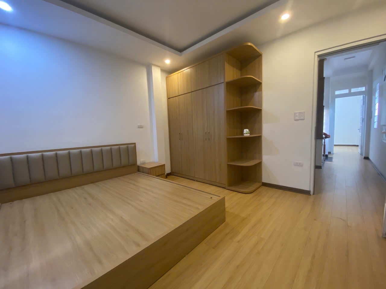 BÁN NHÀ LÔ GÓC NGỌC THỤY – LONG BIÊN  GIÁ CHỈ 9.5 TỶ