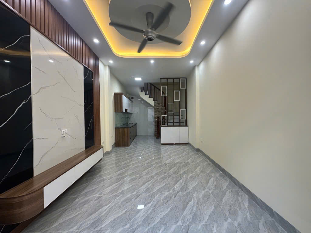 Thanh Lân cực gần phố 30m2, giá chào 4.3 tỷ có thương lượng.