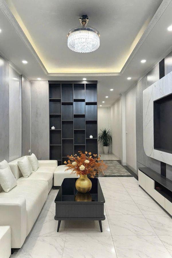 HIẾM. 13 TỶ PHỐ HỒNG TIẾN 57M2 6T THANG MÁY, VÀI BƯỚC RA MẶT PHỐ, FULL NỘI THẤT