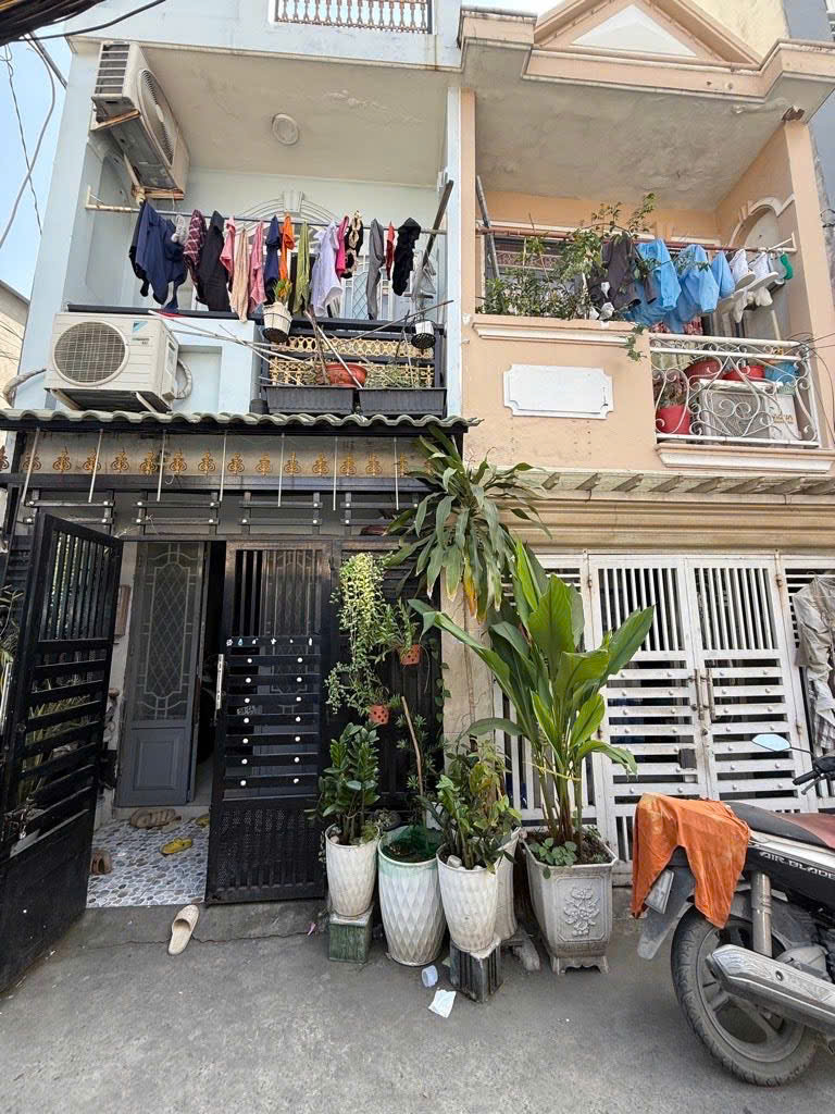 NHÀ 2 TẦNG MT HẺM THẲNG – HUỲNH TẤN PHÁT