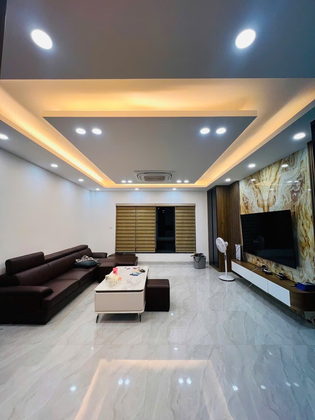 CHỦ CẦN BÁN GẤP NHÀ CẠNH AEON LONG BIÊN 80M2, 6T THANG MÁY, GARA 2 OTO - 2X TỶ