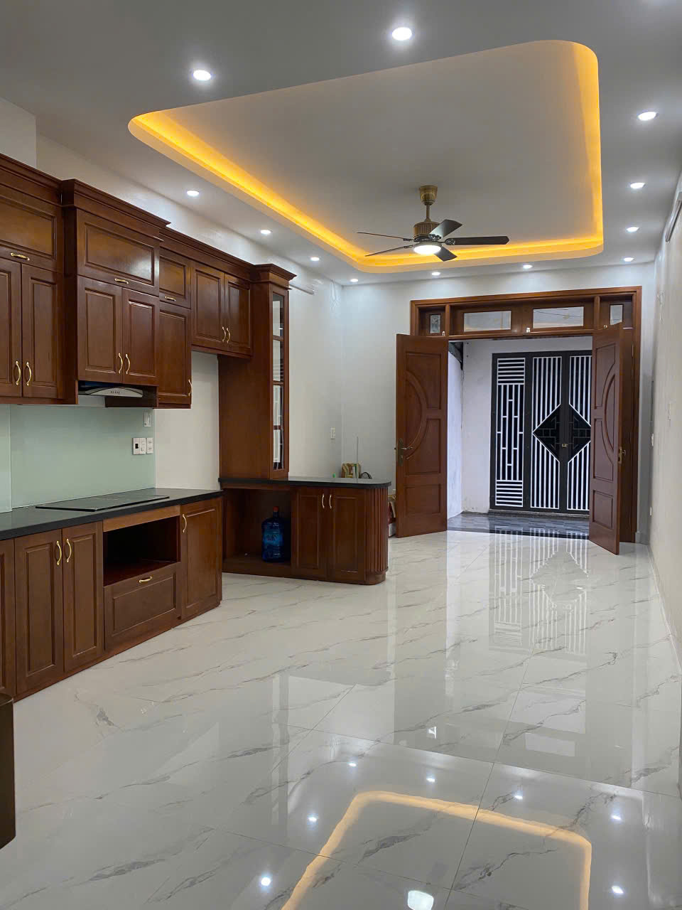 CC BÁN NHÀ 6 TẦNG TẠI  KẺ TẠNH – GIANG BIÊN, P.VIỆT HƯNG, Q.LONG BIÊN, HÀ NỘI