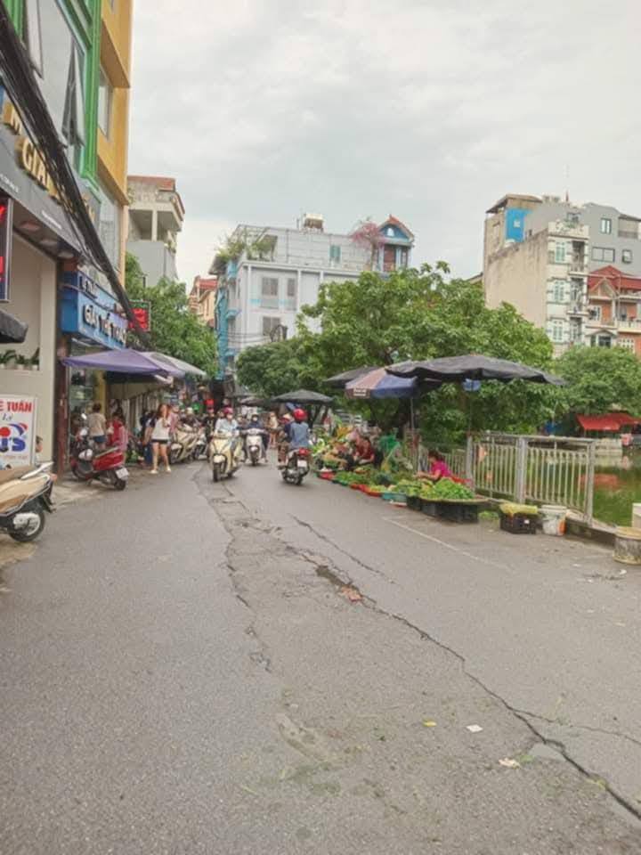 BÁN NHÀ ĐẠI TỪ HOÀNG MAI 7.4TỶ 42M NHÀ ĐẸP 5 TẦNG TRƯỚC NHÀ SH QUAY ĐẦU QH NGON