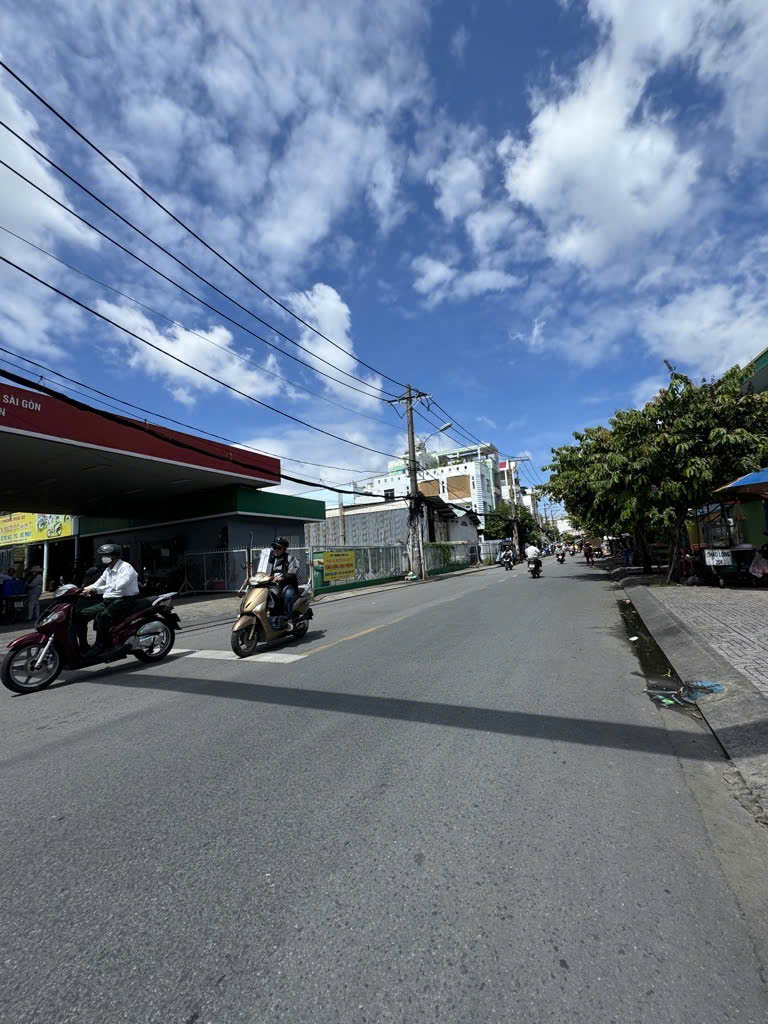 MT Đường - 9 TỶ NHỈNH - BÌNH TÂN - Đường Xe Hơi - Nhà Đẹp KDC NAM LONG - Tặng Full Nội Thất - Gần Chợ, Trường Học - Giáp Q6,Q10 - 56M2 - 3 TẦNG - 3PN