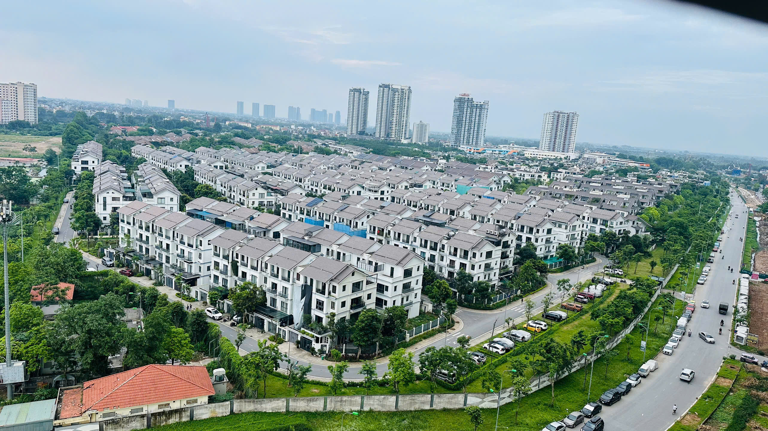 Bán căn 2 phòng ngủ tầng 12 ban công hướng mát view cực đẹp Gelexia Riverside