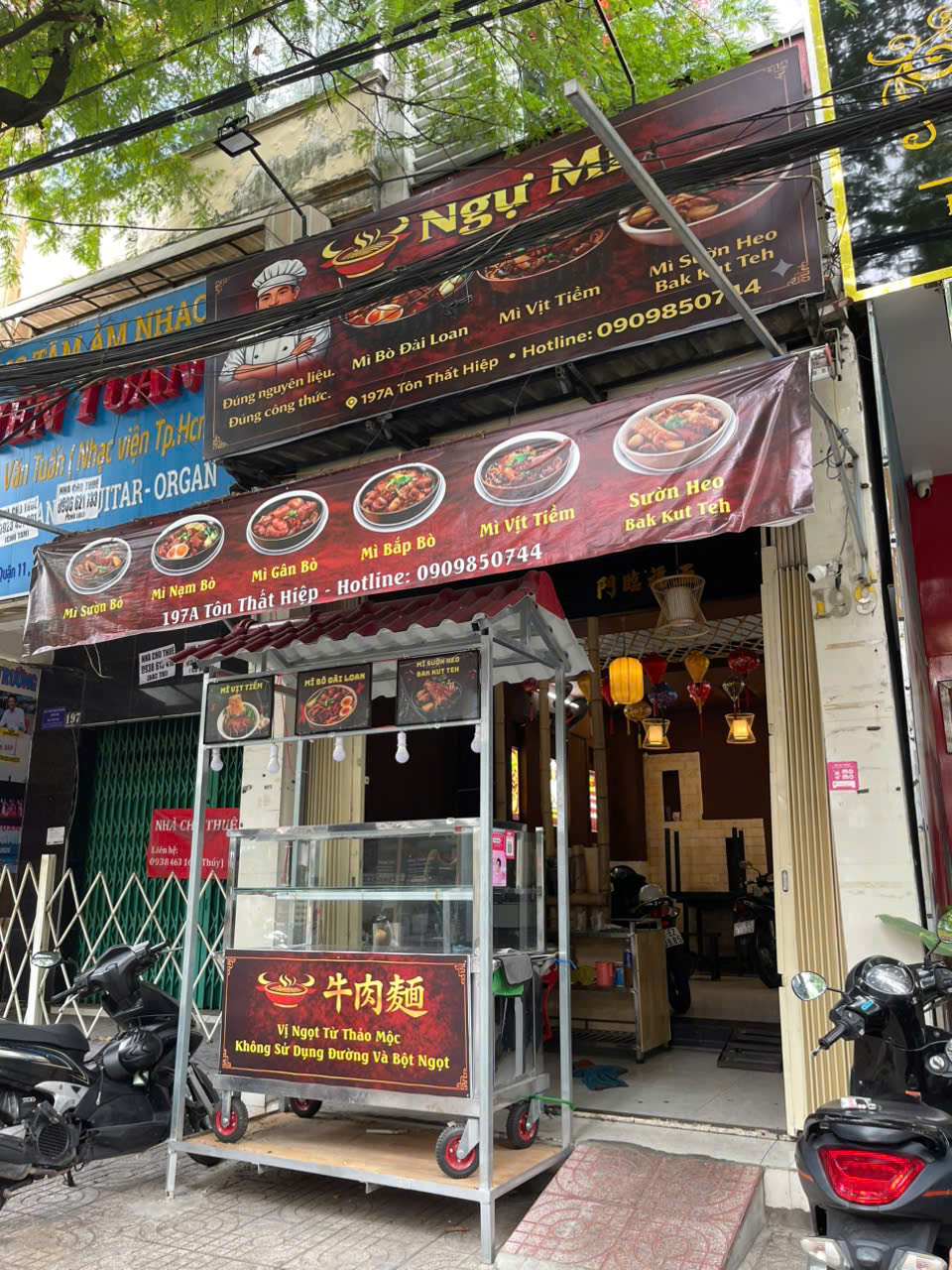 Quận 11 ! RẺ LẮM LUÔN ! CHỐT NHANH QUÁN ĂN SANG CHỈ 49 tr,  MB : 8 tr, DT : 4m x 14m, Tel : 076 8162306 ( chính chủ )