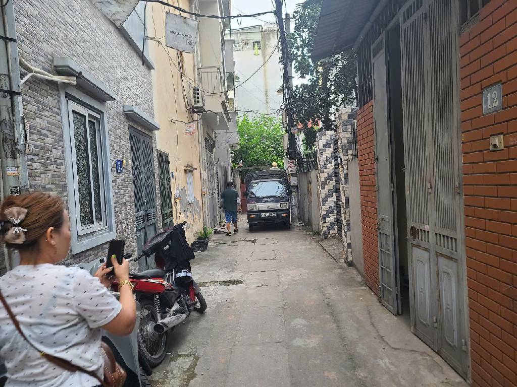 Siêu phẩm ĐInhj Công Thượng ô tô tải đỗ cửa, gần mặt phố, sổ nở hậu