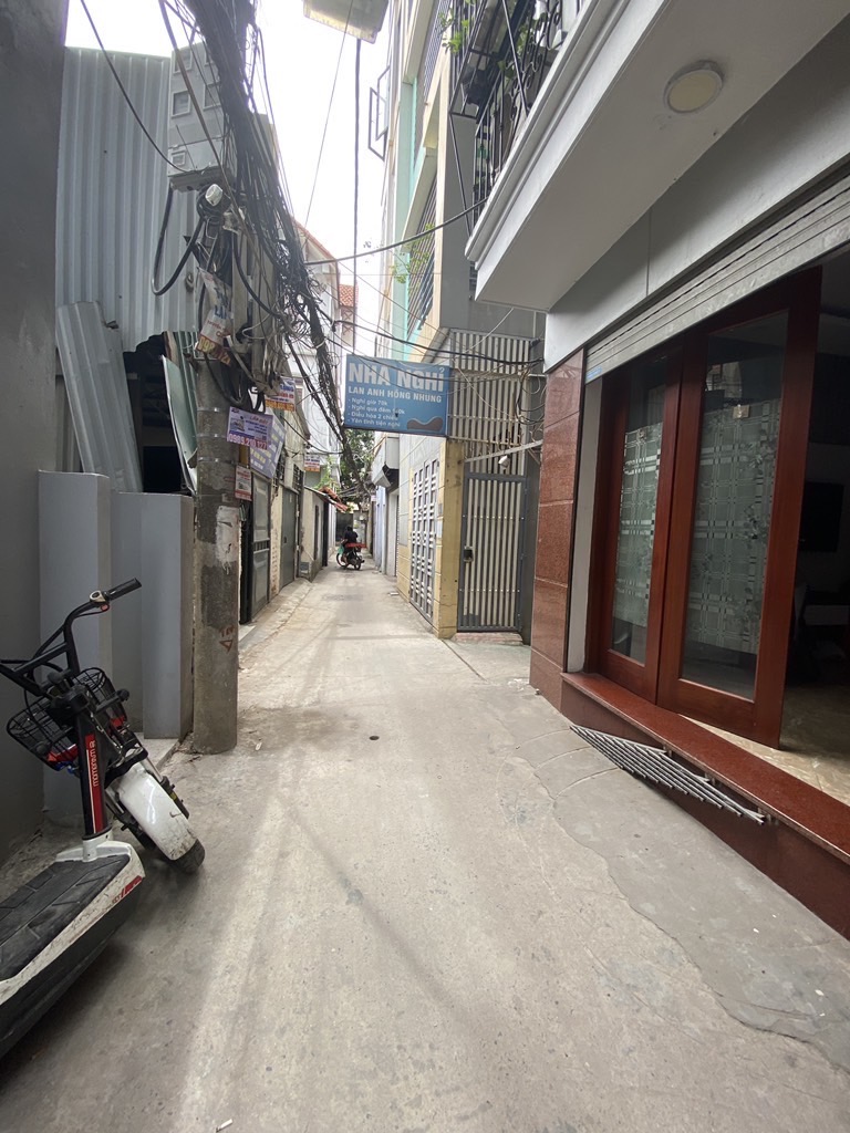 nhà Trịnh Đình Cửu 6 tầng, lô góc cách ô tô 5m, vuông vắn, phong thủy tốt