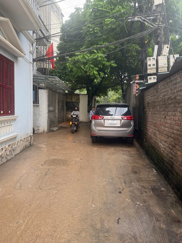 553 giải phóng, ô tô đỗ cửa, gần phố 3 thoáng, nhà chuẩn an nhàn thư thái