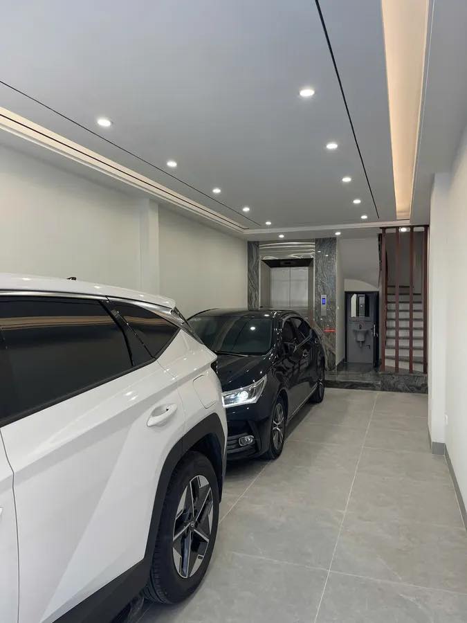 Cần Bán Nhà Phố Bồ Đề 60m2 6T, Gara 2 Ô Tô. Full Nội Thất, Kinh Doanh, 4PN, 1X Tỷ