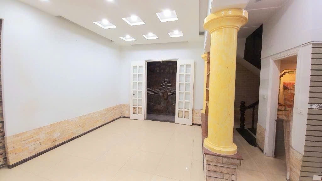Tôn Đức Thăng đẳng cấp giữa phố 108m chỉ 19,9 tỷ, sát ô tô, đẳng cấp sống