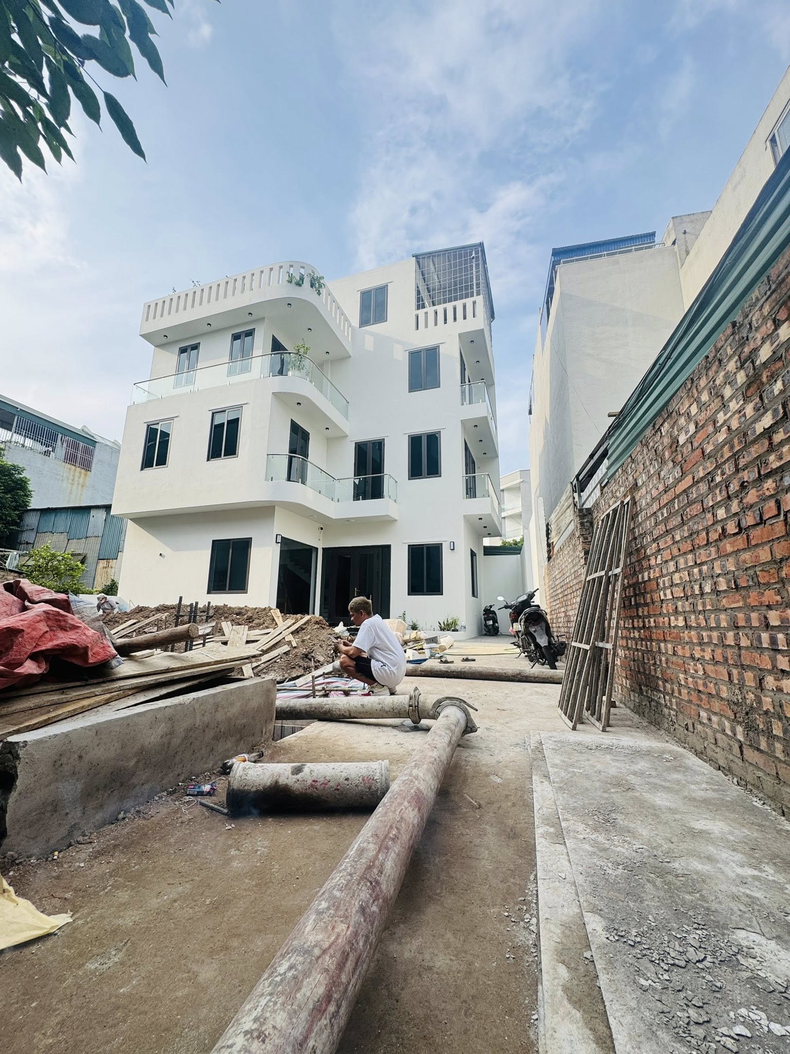 Nhà Bán Rẻ Như Cho - Thượng Thanh 50m2 5T, Ô Tô Đỗ Cạnh Nhà, Hàng Xóm HimLam - Nhỉnh 8 Tỷ