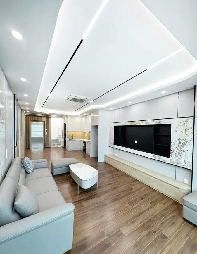 HOT. Rẻ Như Cho - Ngọc Thụy 50m2 5T, Ô Tô Đỗ Cạnh Nhà, Hàng Xóm HimLam - Nhỉnh 8 Tỷ