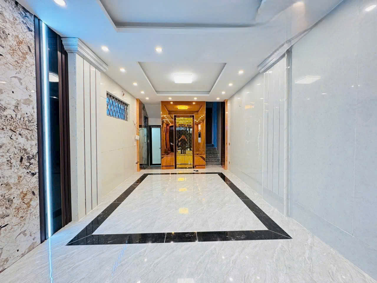 BÁN NHÀ 7 TẦNG – FULL NỘI THẤT CAO CẤP  TRUNG TÂM phố  LÊ_LỢI  TUYẾN ĐƯỜNG 2 CHIỀU – NGÔ QUYỀN,  TP HẢI PHÒNG