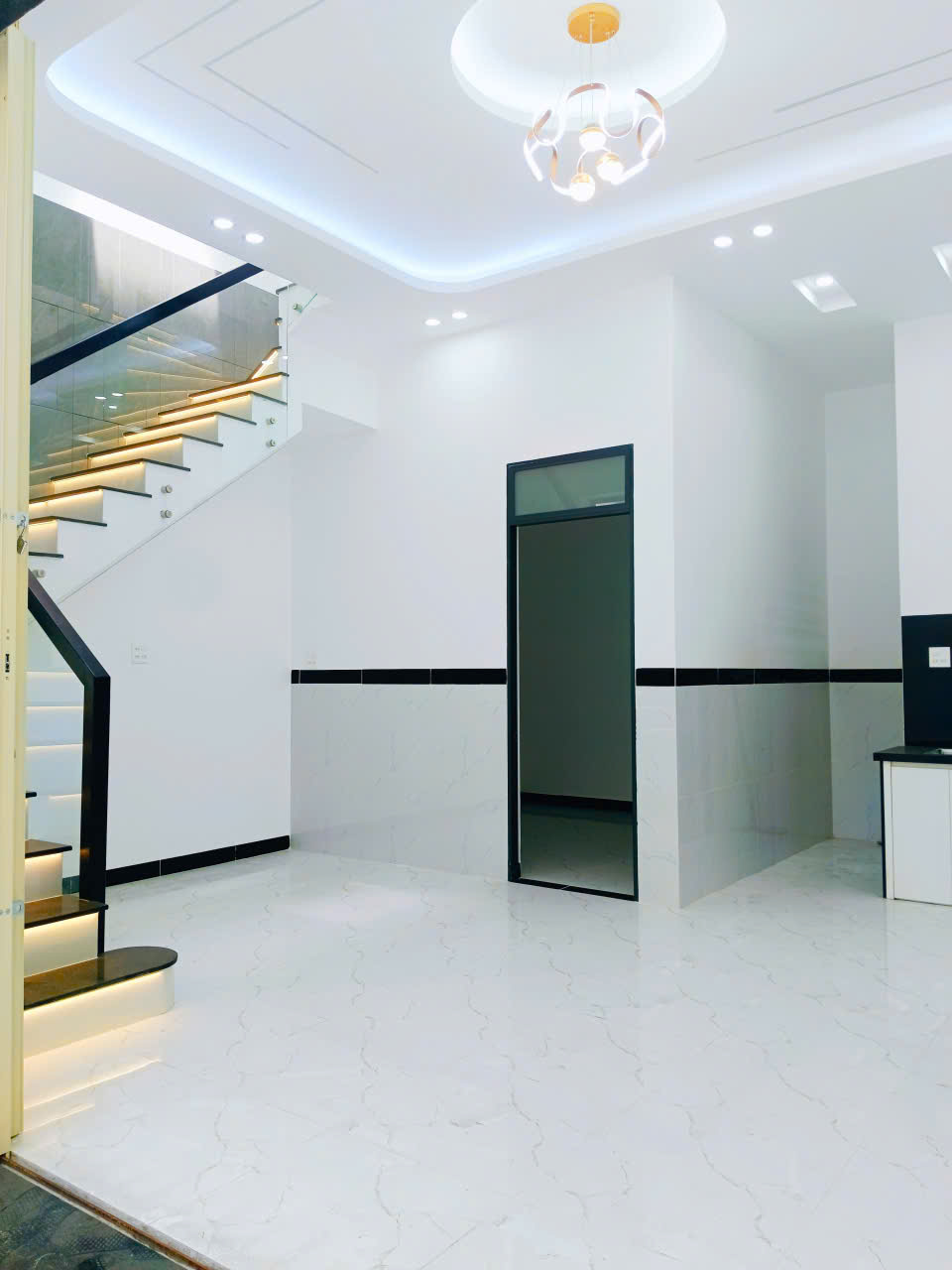 BÁN NHÀ 2 TẦNG MỚI ĐẸP ĐƯỜNG TRẦN HƯNG ĐẠO - QUY NHƠN.- MÃ SỐ: #NR3789