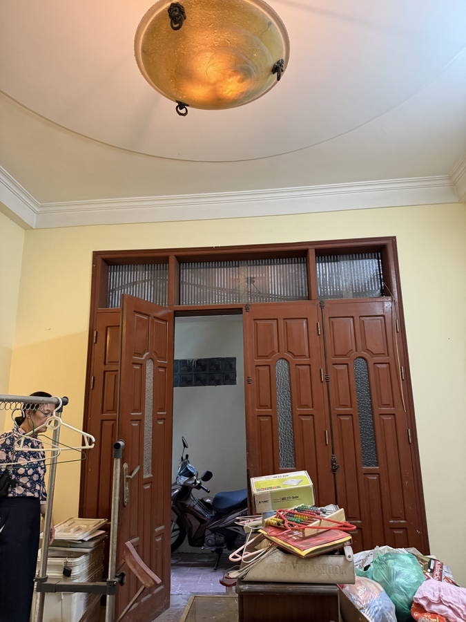 Nhà Mới Minh Khai, gần chợ mơ, Thang Máy 6 Tầng Tặng Nội Thất Xịn 37m2 Giá 8.6 Tỷ