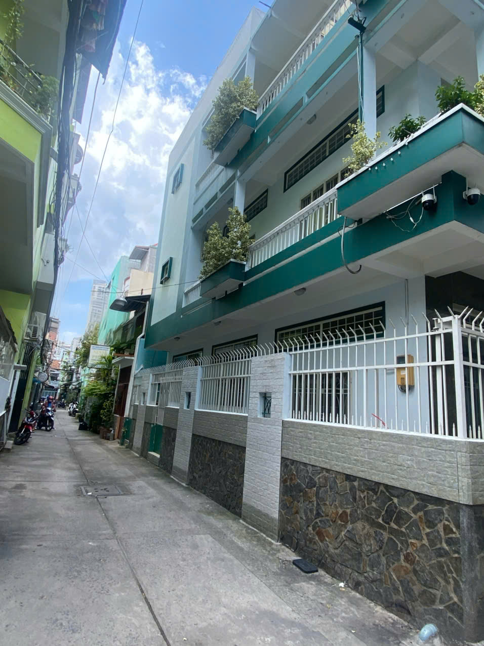 NHÀ ĐẸP - KHU DÂN CƯ CAO CẤP - TRẦN HƯNG ĐẠO QUẬN 1 - NHÀ BÁC SỸ MONG MUỖN ĐỔI NHÀ LỚN HƠN ,