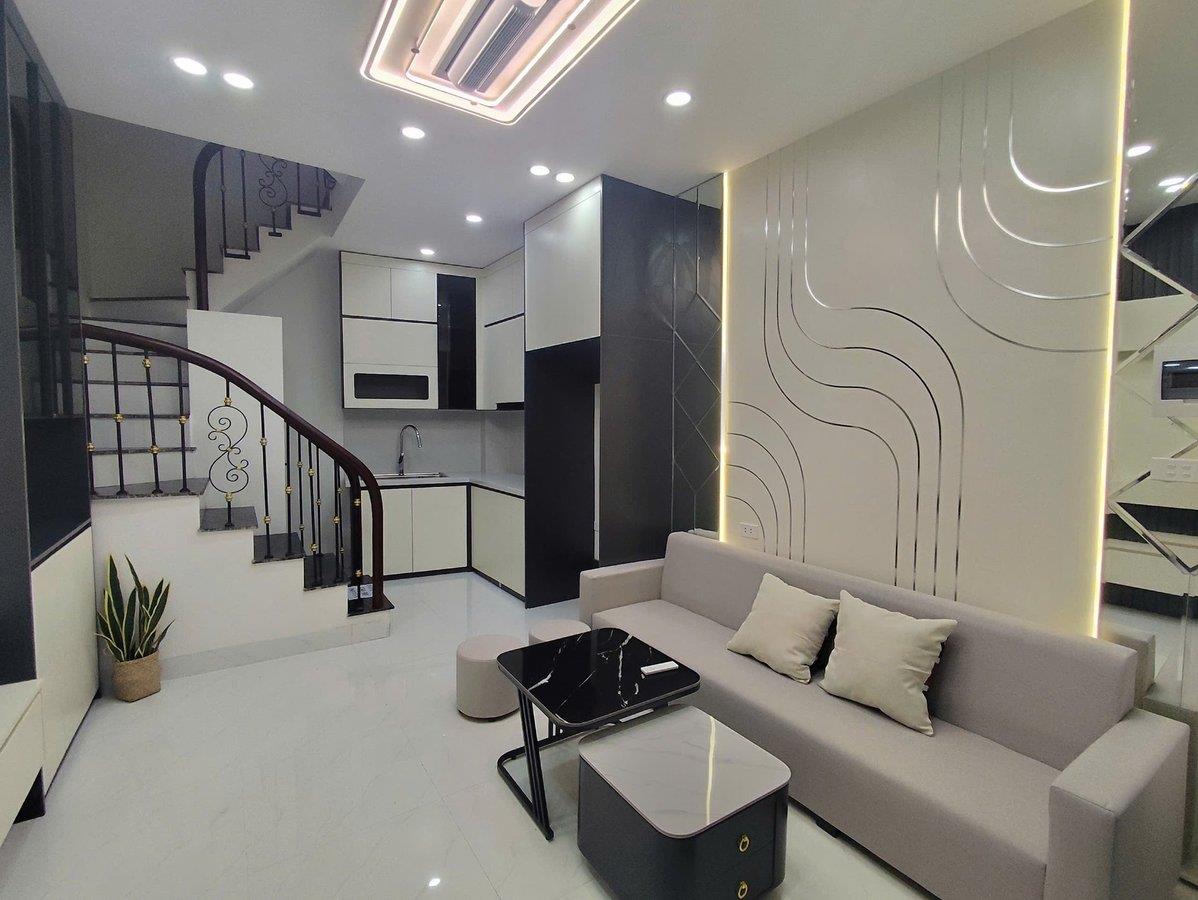 NHÀ ĐẸP GIÁ 6.3 TỶ ,  DÂN XÂY PHỐ MINH KHAI HỘ KHẨU HAI BÀ TRƯNG NGÕ THÔNG, THOÁNG TRƯỚC,SAU.CHỈ VÀI PHÚT DI CHUYỂN QUA TIME CITY,ĐẠI HỌC BÁCH KHOA,KINH TẾ,XÂY DỰNG