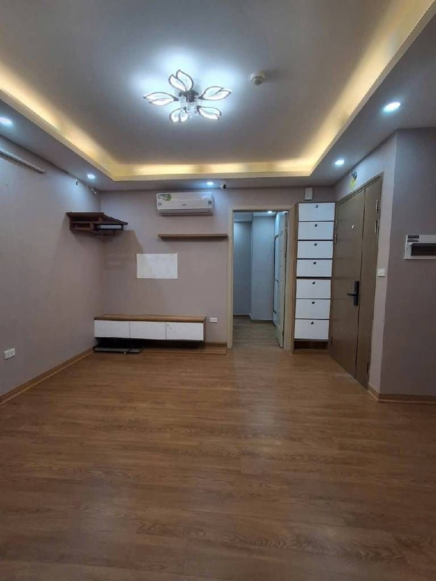 sót căn chung cư đẹp Ruby Long Biên 3.6 tỷ 2 ngủ 2wc,sổ đỏ