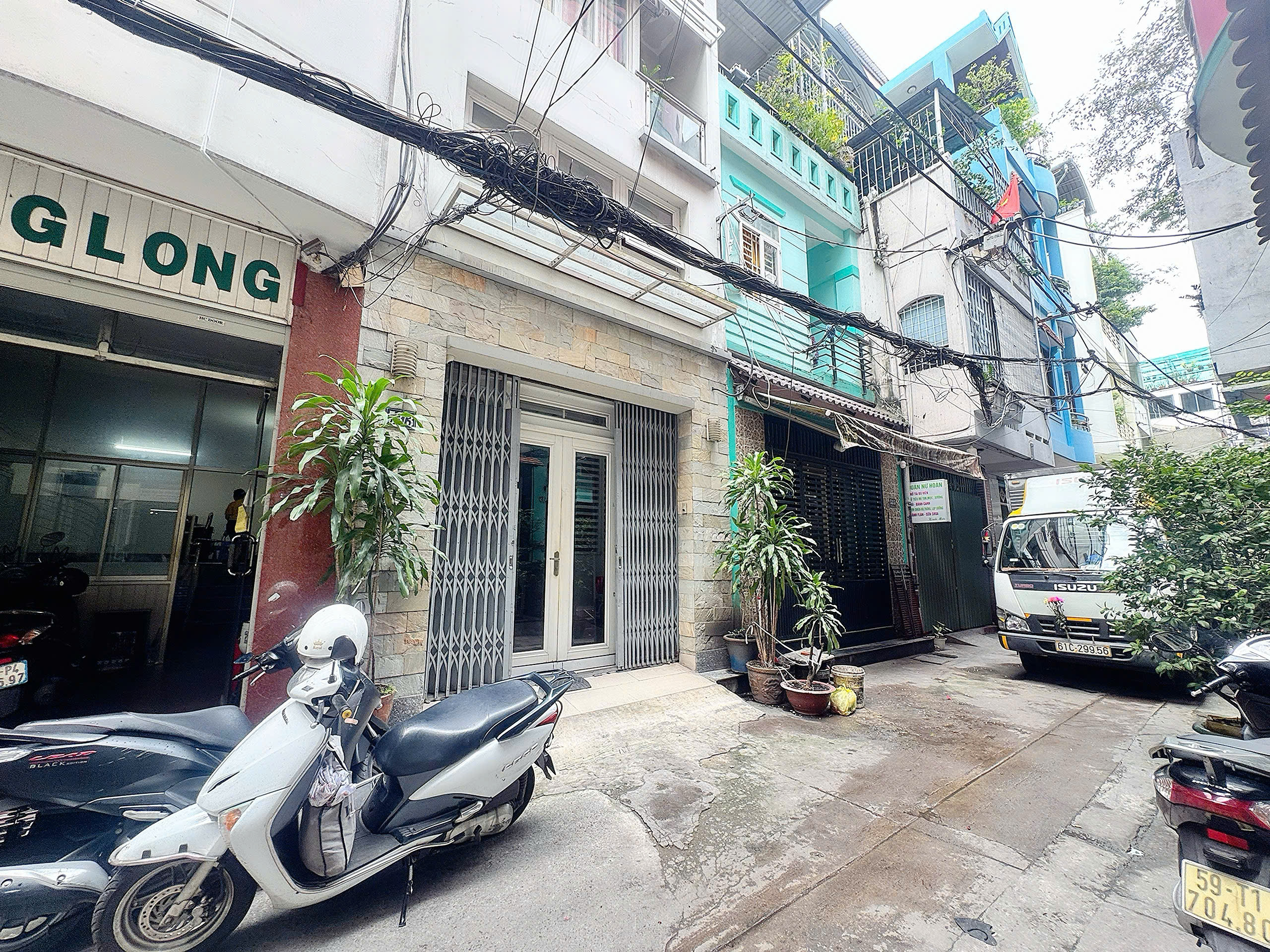 BÁN NHÀ NGAY TRƯỜNG LƯƠNG THÊ VINH, QUẬN 1 - HẺM XE TẢI ĐẬU CỬA  Đ NGUYỄN KHẮC NHU - DT 4,2M*12M - HIẾM NHÀ BÁN  * LH GIANG GIANG:0938676685