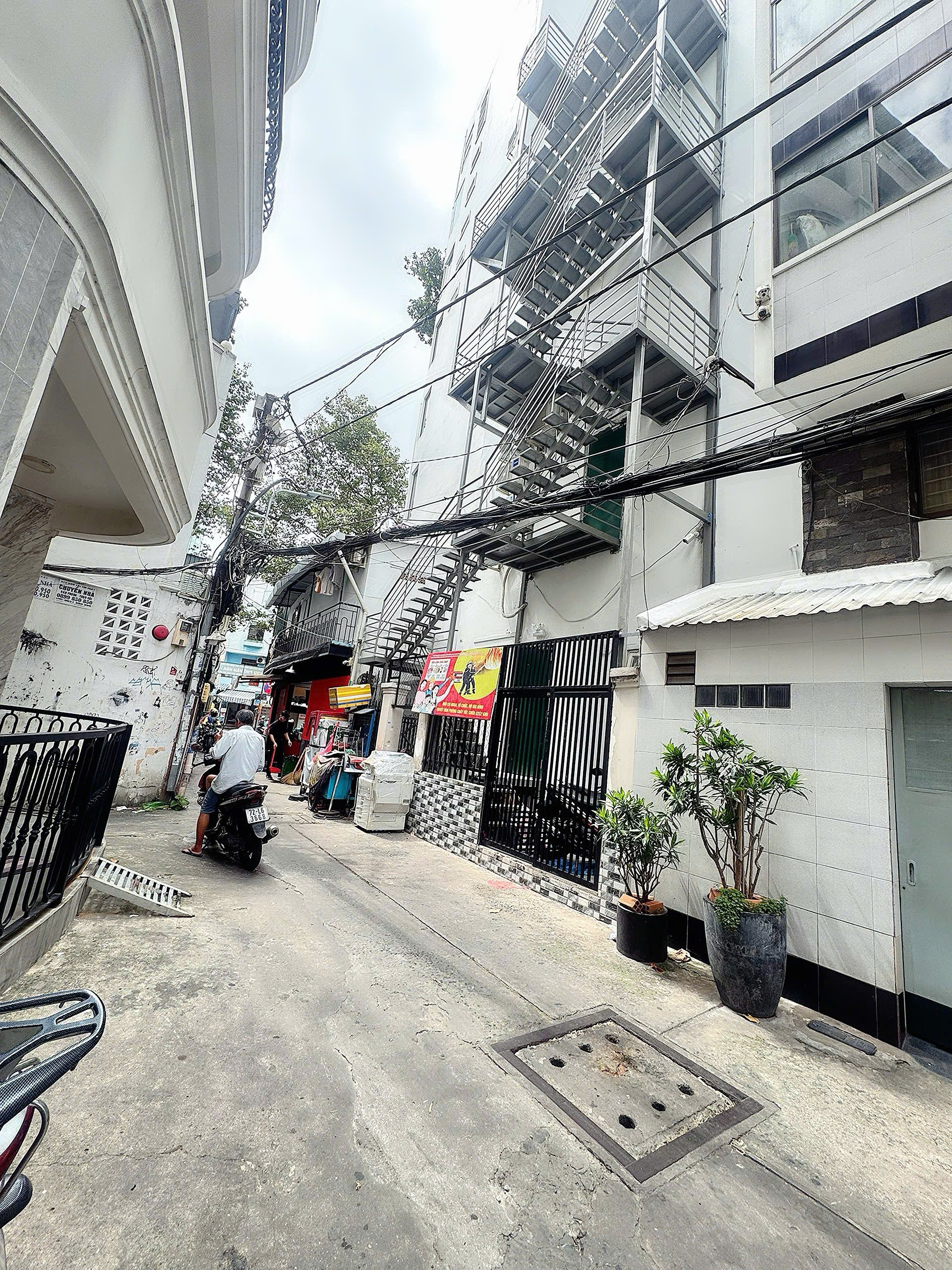 CHÍNH CHỦ CẦN BÁN NHÀ 3 TẦNG - 3 MẶT TIỀN SIÊU ĐẸP - XE HƠI NGỦ TRONG NHÀ Đ. BÙI THỊ XUÂN, QUẬN 1 * LH GIANG GIANG:0938676685