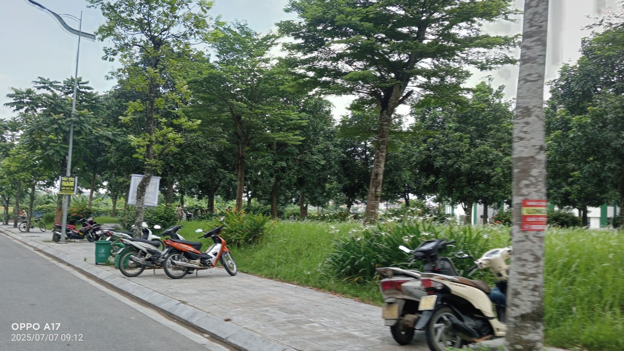 BÁN ĐẤT NGỌC THỤY – GẦN PHỐ, VỊ TRÍ ĐẸP – GIÁ HƠN 9 TỶ

, DT 50M, MẶT TIỀN 4,5M, NỞ HẬU, ĐƯỜNG THÔNG, GẦN Ô TÔ