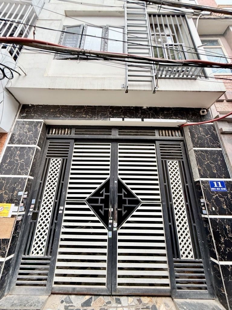 Bán nhà Thạch Bàn 9 tỷ 50m ngõ thông sổ đỏ Long Biên