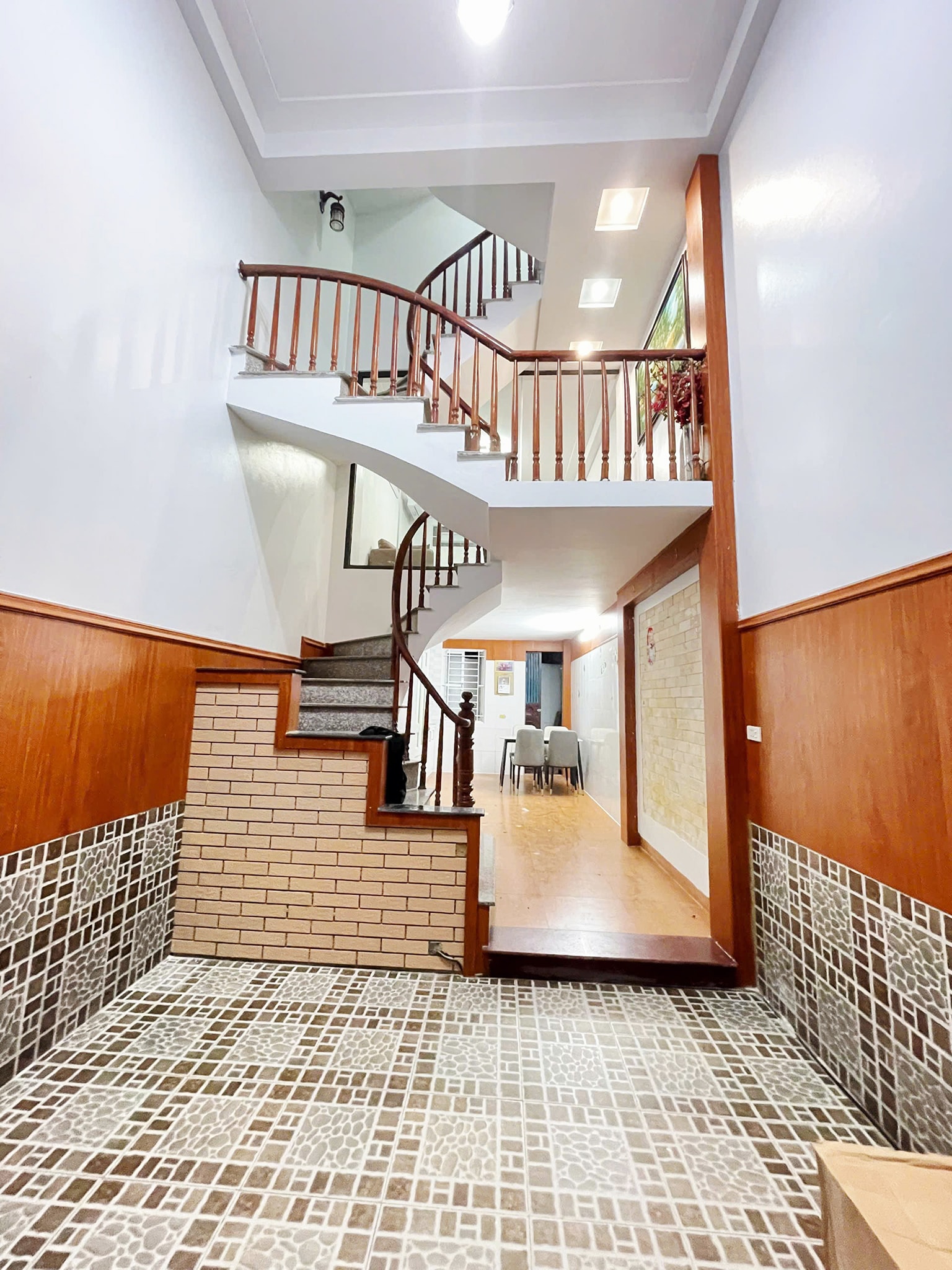 CHÍNH CHỦ CẦN BÁN NHÀ MỚI XÂY QUAN NHÂN – THANH XUÂN DT 30M - 5 TẦNG – GIÁ 6,7 TỶ