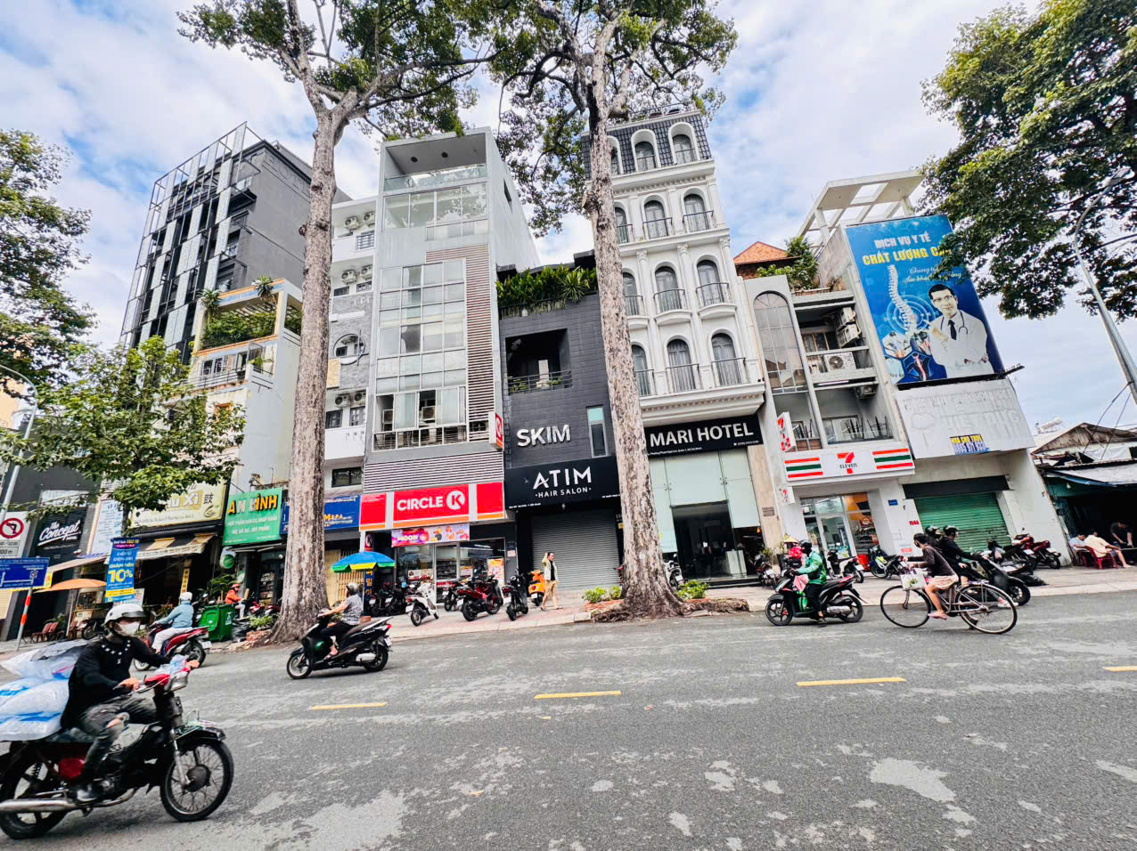 QUẬN 1: BÁN NHÀ 5 TẦNG CĂN GÓC 2 MẶT TIỀN KINH DOANH BÙI THỊ XUÂN, P.BẾN THÀNH- DT ĐẸP 5,3M*9,5M- VỊ TRÍ KHAI THÁC ĐA NGÀNH- 0938676685 CHÍNH CHỦ GIÁ TỐT
