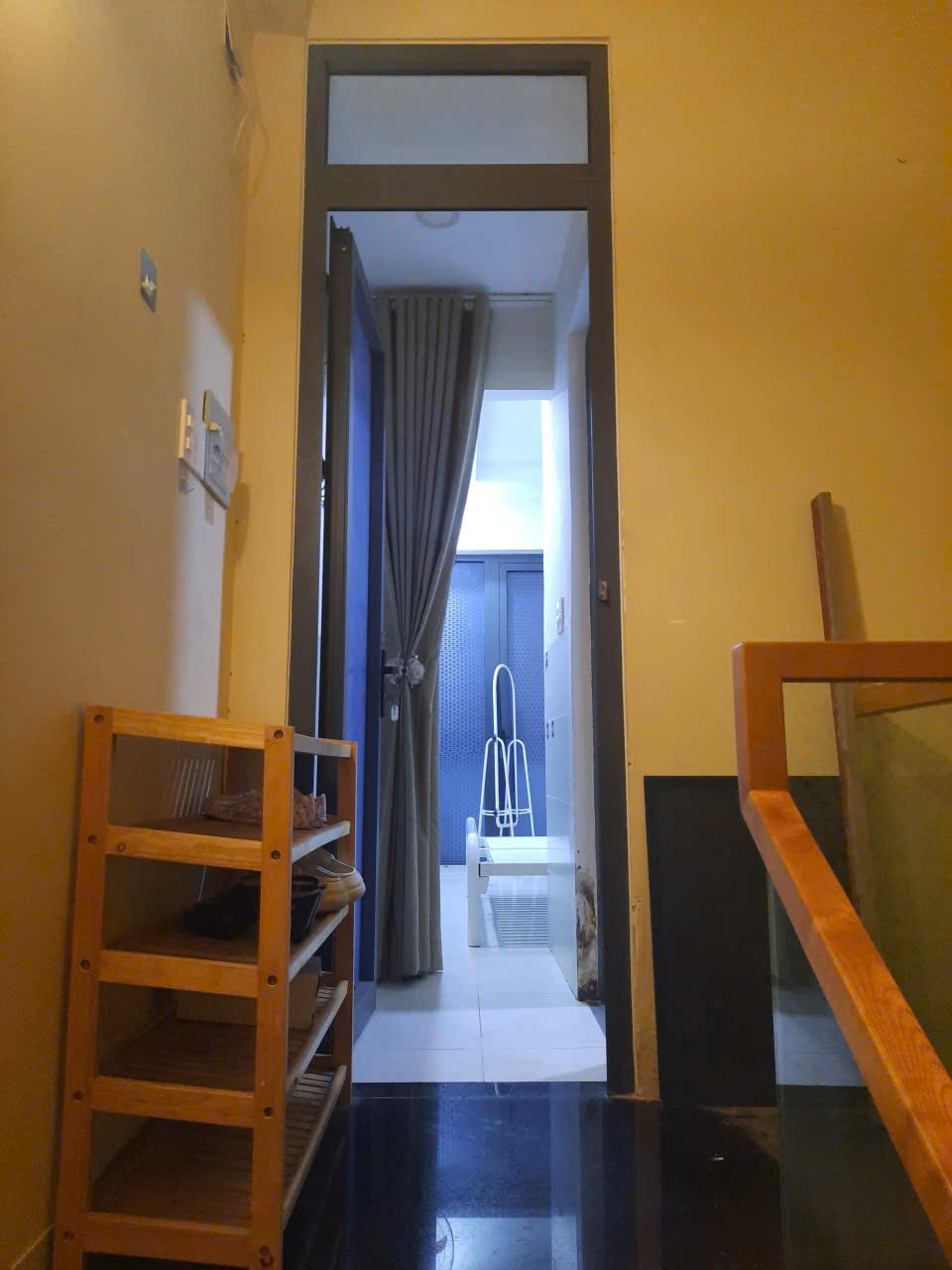 CHÍNH CHỦ CHO THUÊ PHÒNG ĐẸP BAN CÔNG RỘNG – NGAY TRUNG TÂM QUẬN 10