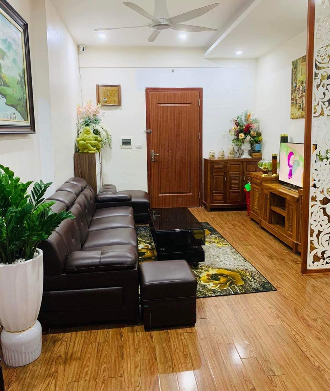 Gia đình cần bán căn hộ chung cư bên cạnh tòa nhà Vinaconex – vị trí trung tâm, tiện ích đầy đủ