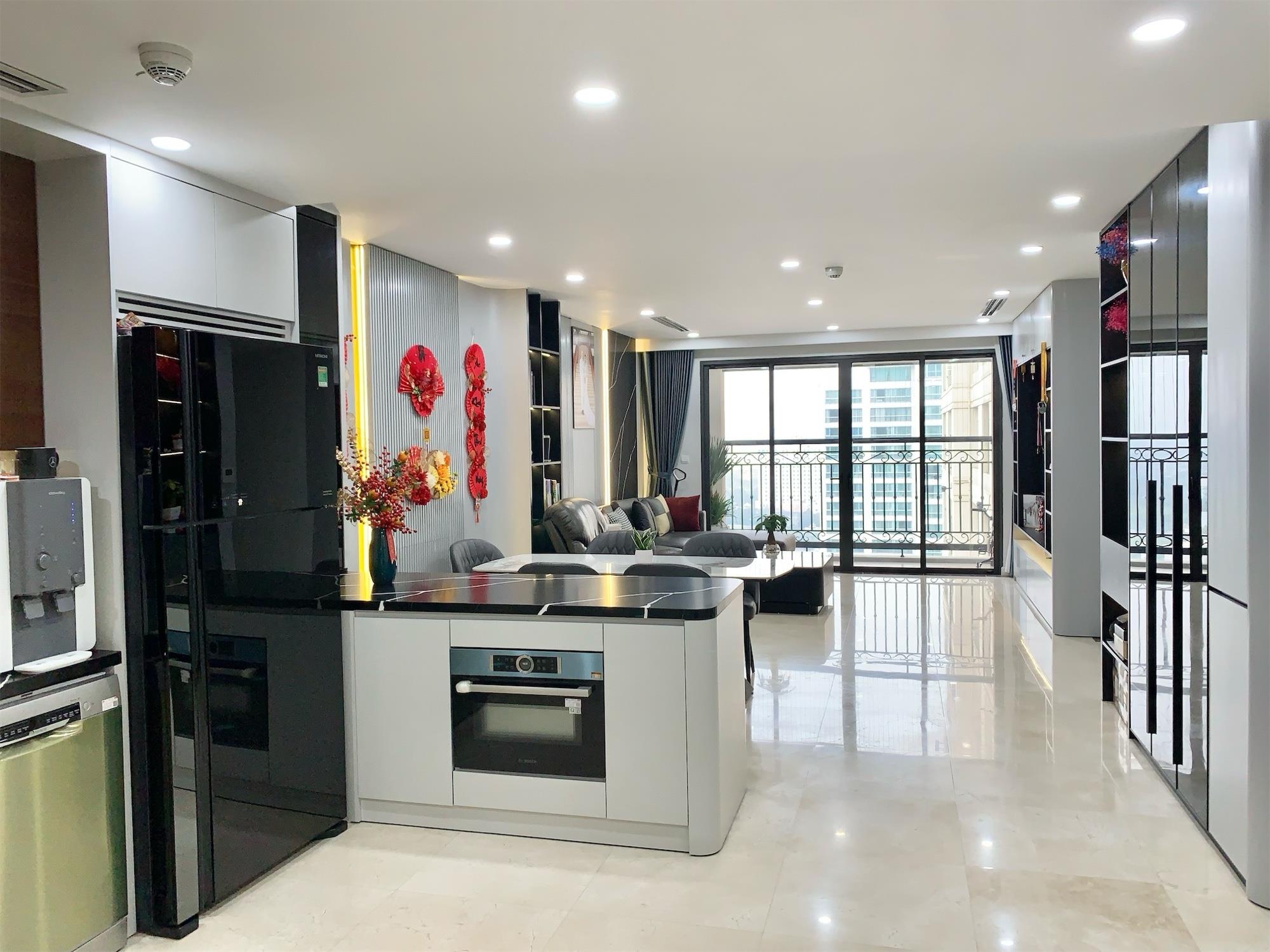 Chính chủ cần bán căn hộ góc 146m2 3pn 2wc tầng b19 tại d le roi soleil view sông hồng hồ tây