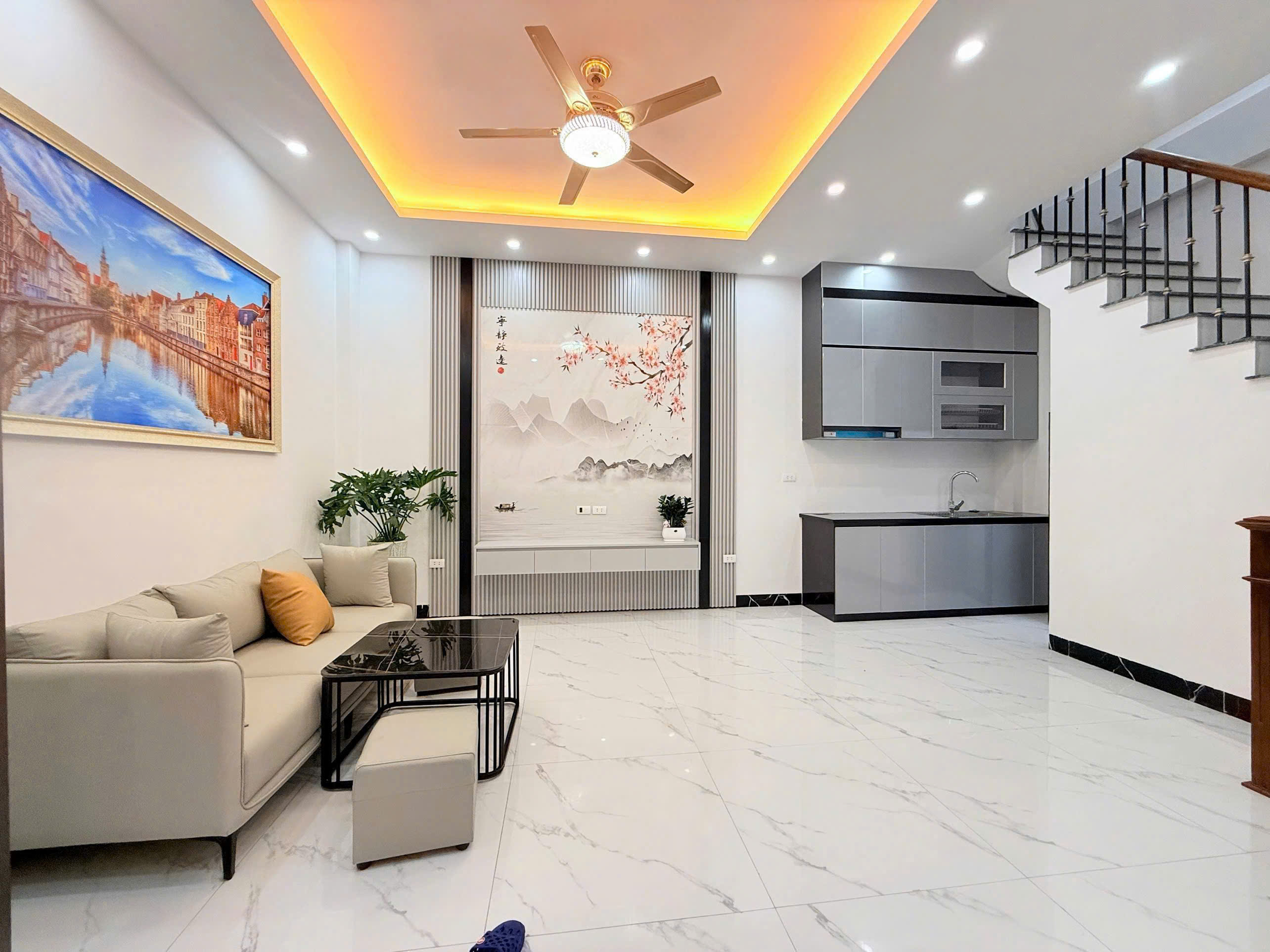 EM CẦN TIỀN BÁN GẤP 5 TỶ 450 - KẺ TẠNH - GIANG BIÊN - LB