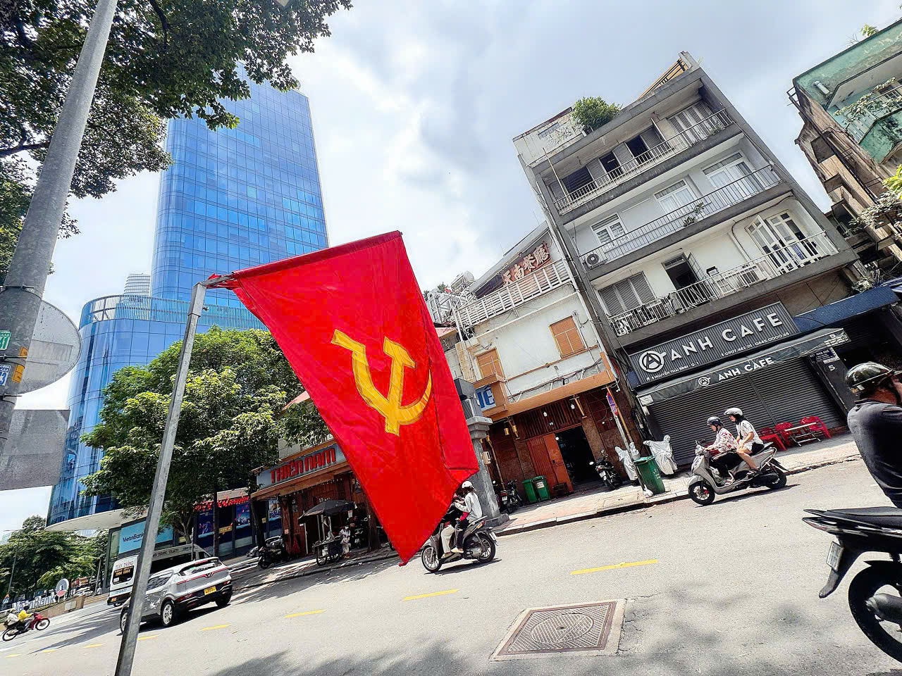 BÁN NHÀ MẶT TIỀN KD Đ. NGUYỄN THÁI BÌNH, QUẬN 1 - NGANG ĐẸP 5,5M*16M - VỊ TRÍ HIẾM NGAY GÓC HÀM NGHI & NAM KỲ KHỞI NGHĨA*LH GIANG GIANG: 0938676685