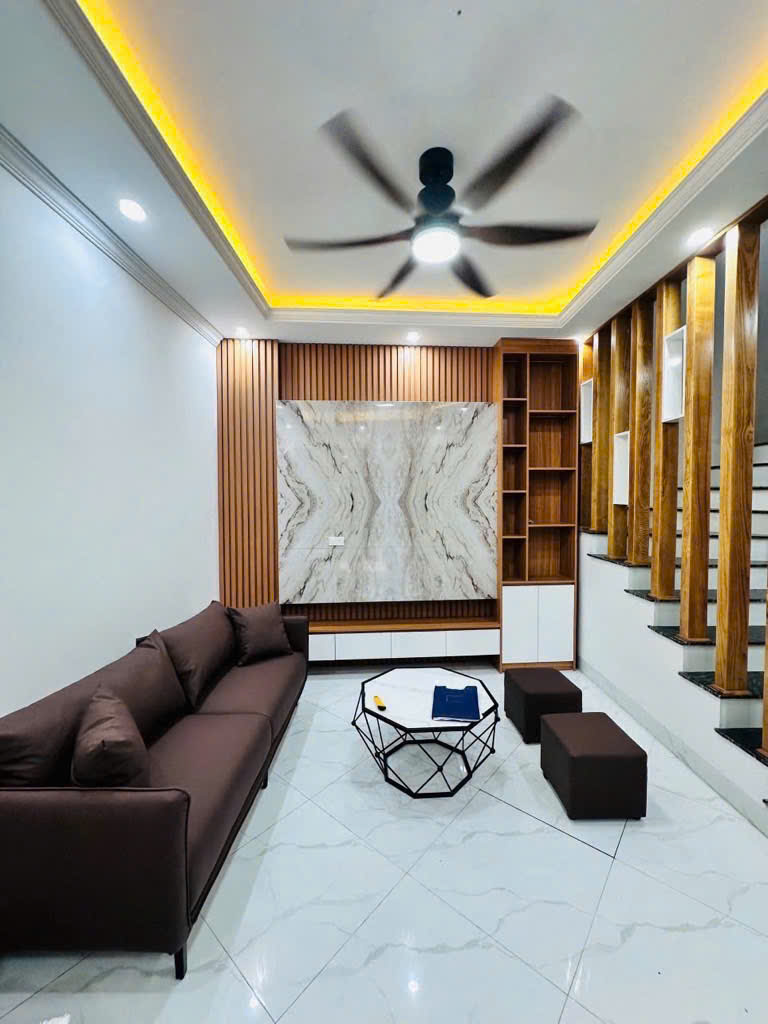 NHÀ ĐẸP – NGÕ 175 LẠC LONG QUÂN – 5 TẦNG NỘI THẤT XỊN – GẦN HỒ TÂY - 8,5 TỶ