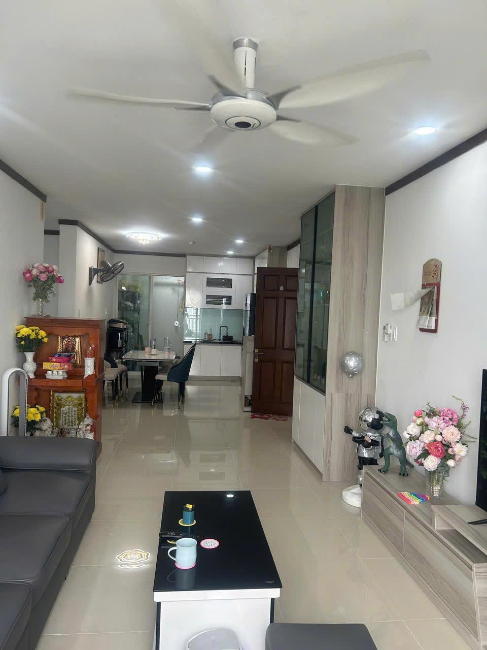 Cơ hội vàng! Bán gấp căn hộ 131m2, 3PN, tầng 18, view đẹp, sổ hồng, Q7, giá chỉ 4.6 tỷ, đường Trần Xuân Soạn, hướng Đông Nam, Quốc Cường Gia Lai 1.