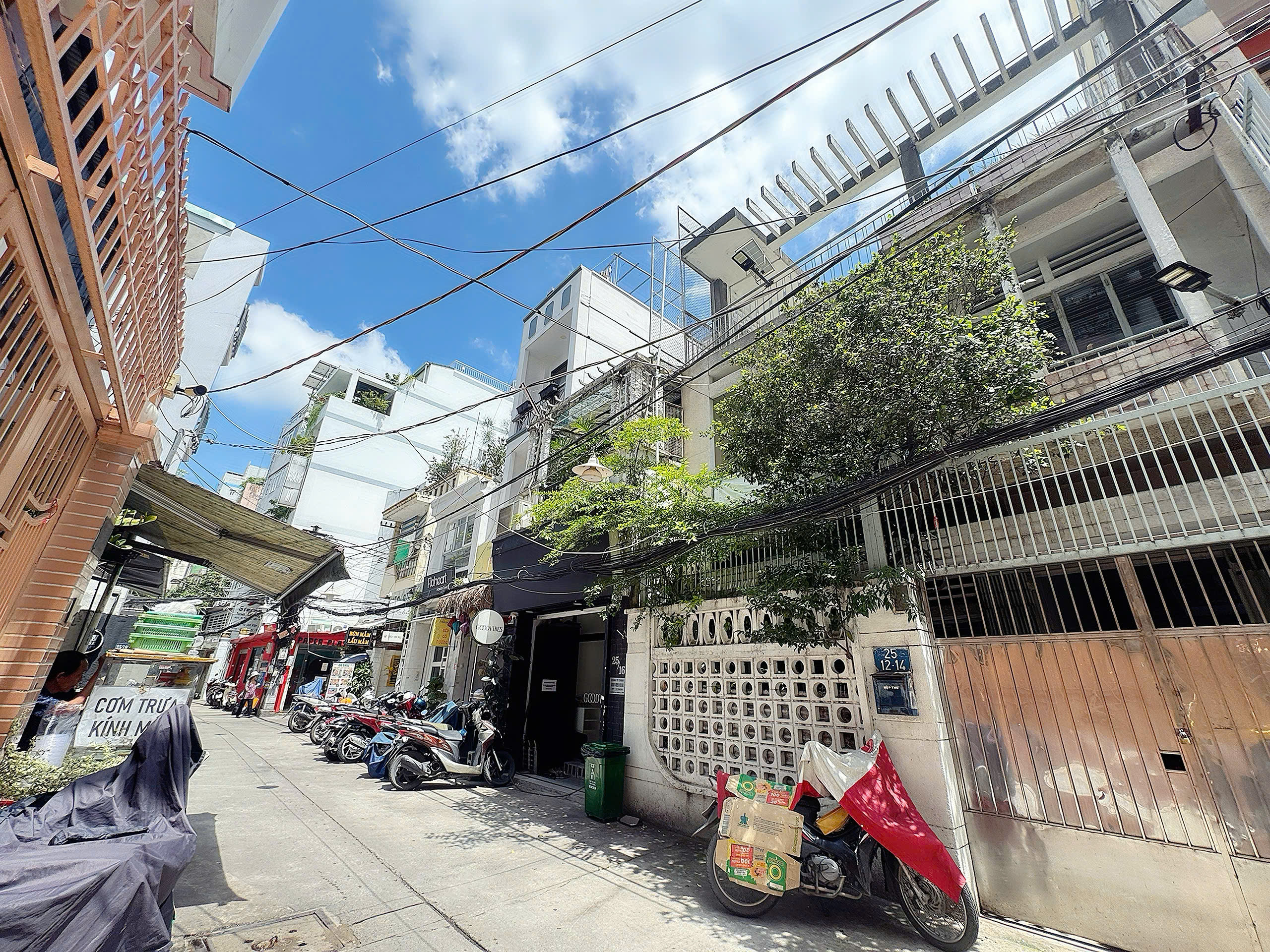 BÁN NHÀ 3 TẦNG - NGANG LỚN 7M*19M - XE HƠI NGỦ TRONG NHÀ Đ. TÔN THẤT TÙNG, QUẬN 1