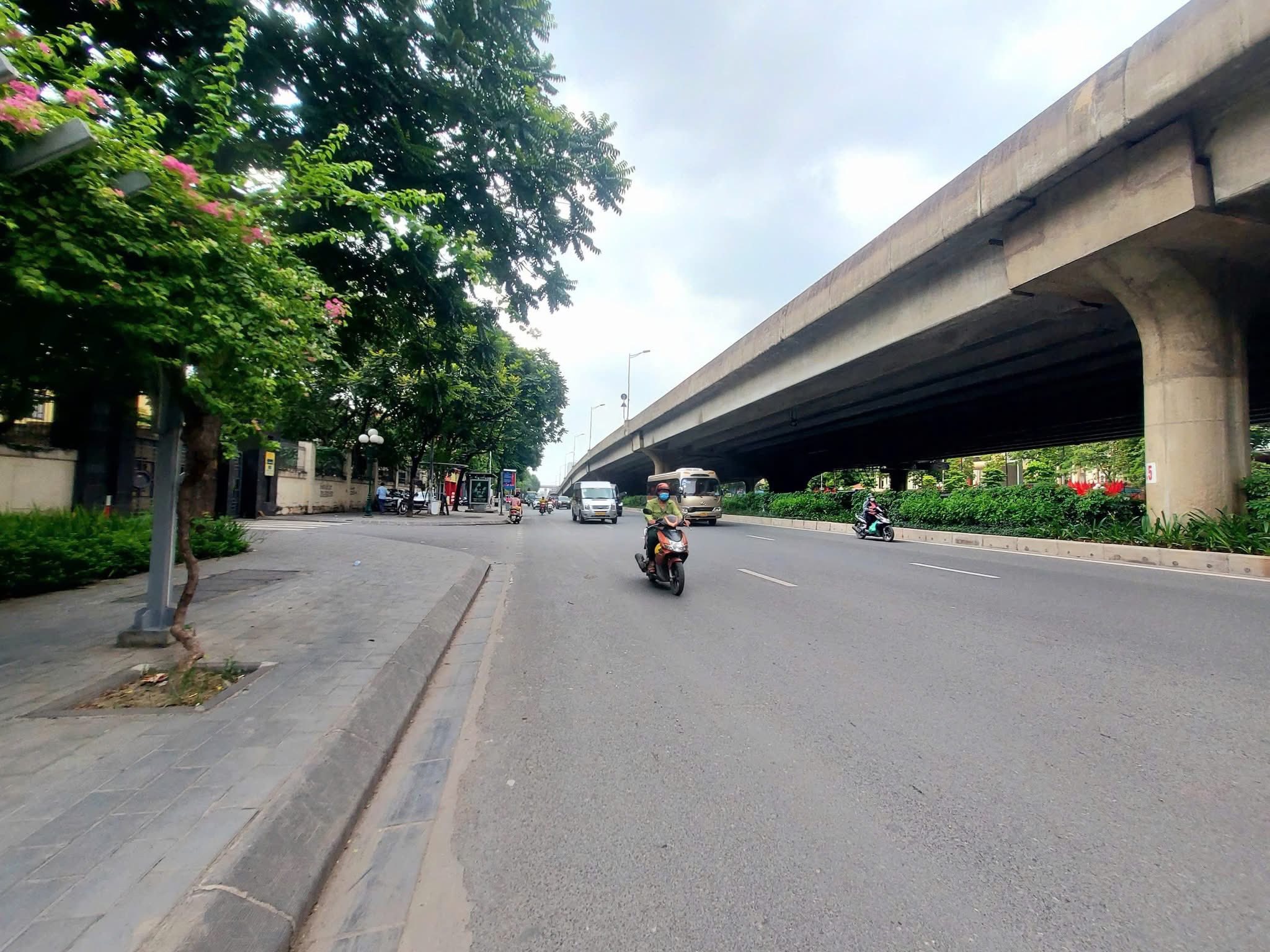 ???? TÒA VP VIP MẶT PHỐ LA THÀNH, VIEW HỒ NGỌC KHÁNH, 98M2 9T MT 5.5M, CHỈ 77 TỶ ????