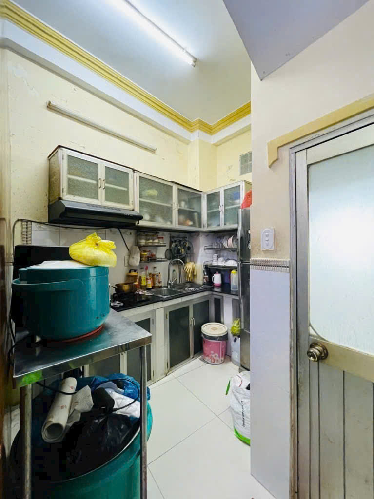 bán nhà khánh hội Q4 
Đúc bê tông Ngang 3.42 x 13 có 3 đ