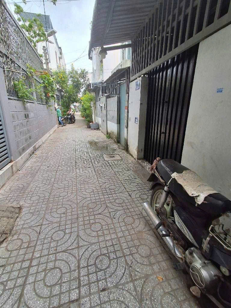 Bán nhà  Huỳnh Tấn Phát, Quận 7, 2 tầng, 2PN, sổ hồng riêng, giá 4.7 tỷ