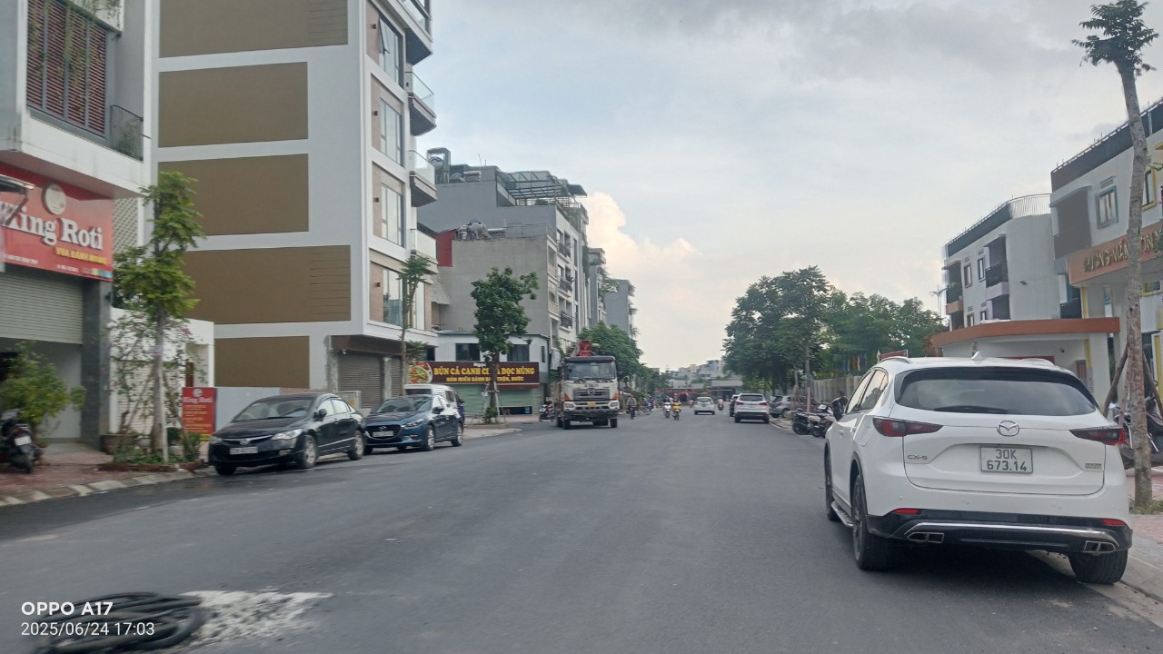 BÁN ĐẤT PHÚC LỢI – LONG BIÊN
???? Ô TÔ VÀO TẬN NƠI – GẦN PHỐ – GIÁ ĐẦU TƯ – AN SINH ĐỈNH