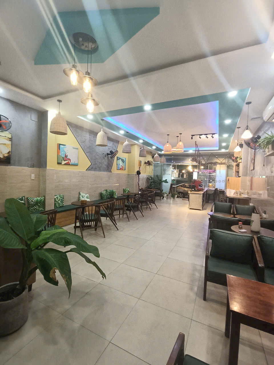 bán nhà mặt tiền bắc sơn cách biển chỉ 100m phù hợp kinh doanh dòng tiền ổn định Diện tích : 104.4m2 ( ngang 5.6m ) Giá chỉ : 15.5 tỷ lh e Ngọc