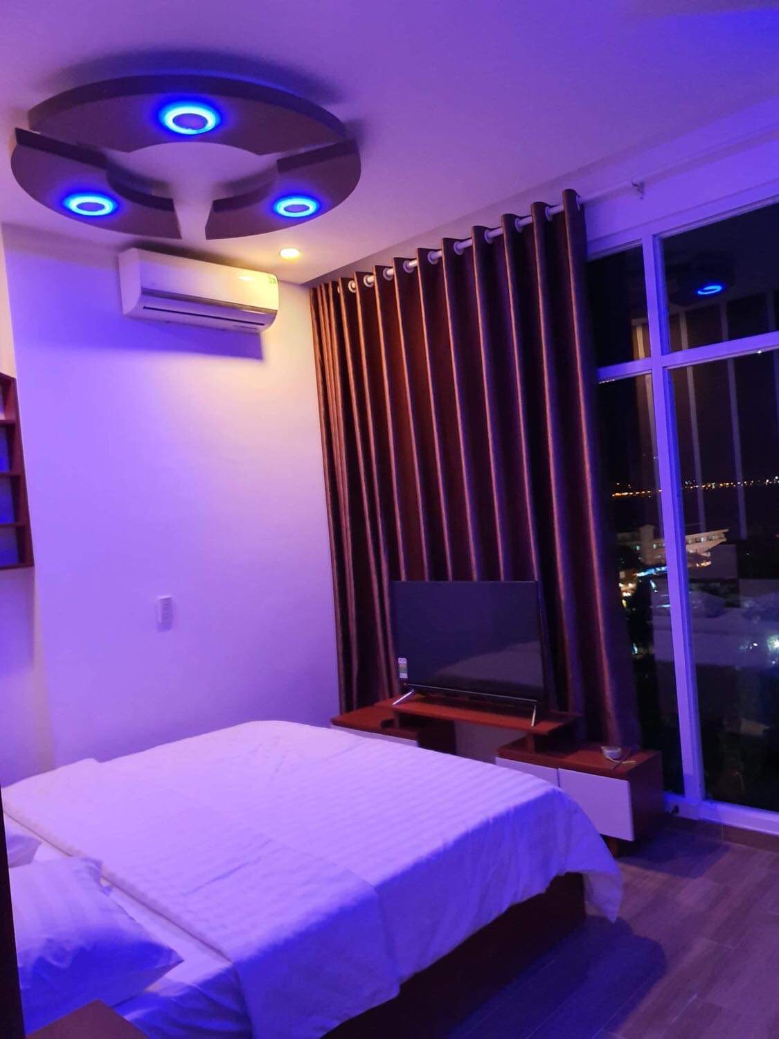 Bán toà Căn Hộ 6 tầng gần Đại Học Nha Trang, đường Nguyễn Đình Chiểu DT: 70m2  Giá bán: 12Tỷ có TL vui lòng lh e  Ngọc