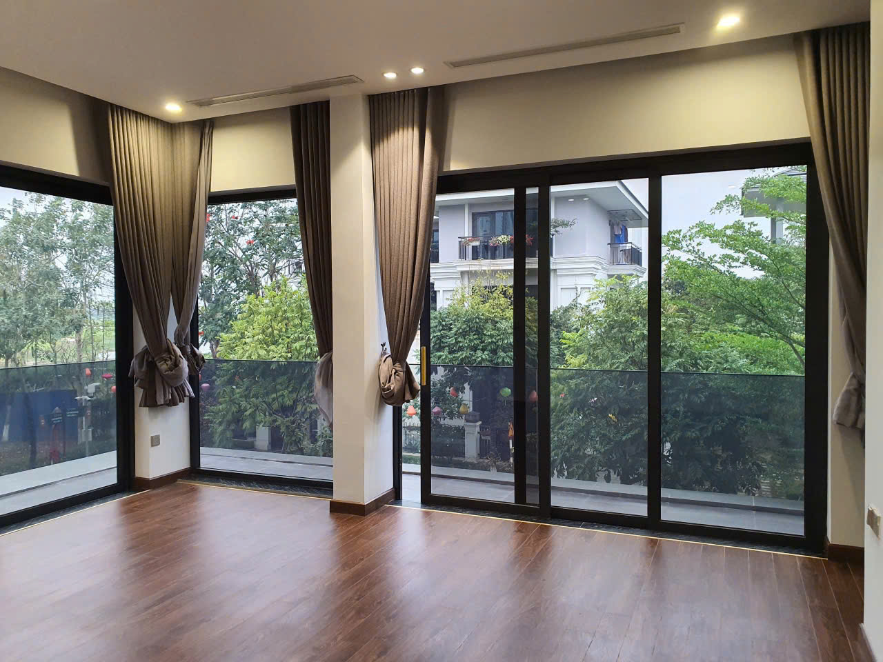 BIỆT THỰ RỘNG 210M² – 270M² - 330M² - 360M²  ĐẸP TỪ TRONG RA NGOÀI TẠI MAILAND HANOI CITY